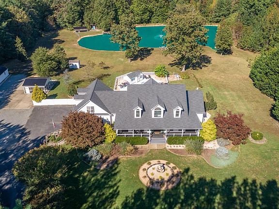 5th image of 6829 Fox Ridge Rd