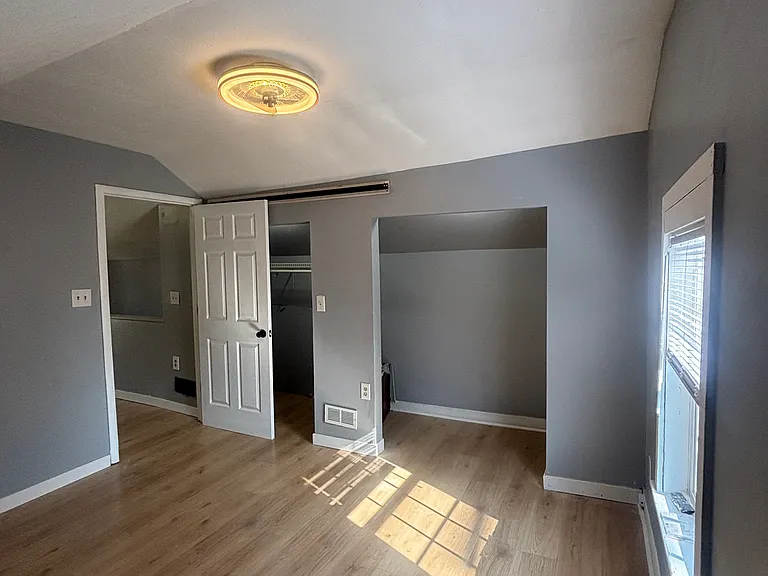 227 Franklin Ave — Photo 10