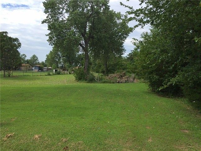 2nd image of 2100 NE 21st St