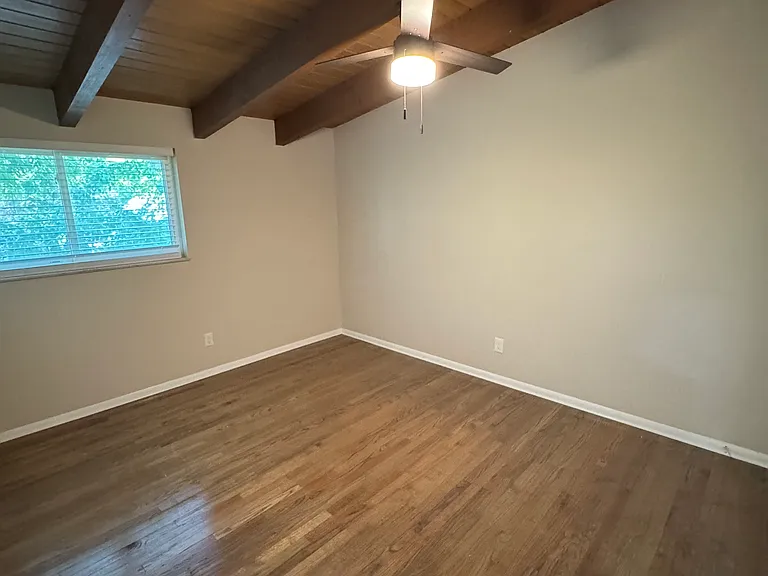 605 S Kirkwood Rd #D — Photo 8