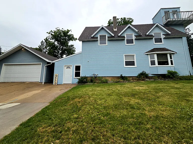 2963 Jones St — Photo 1