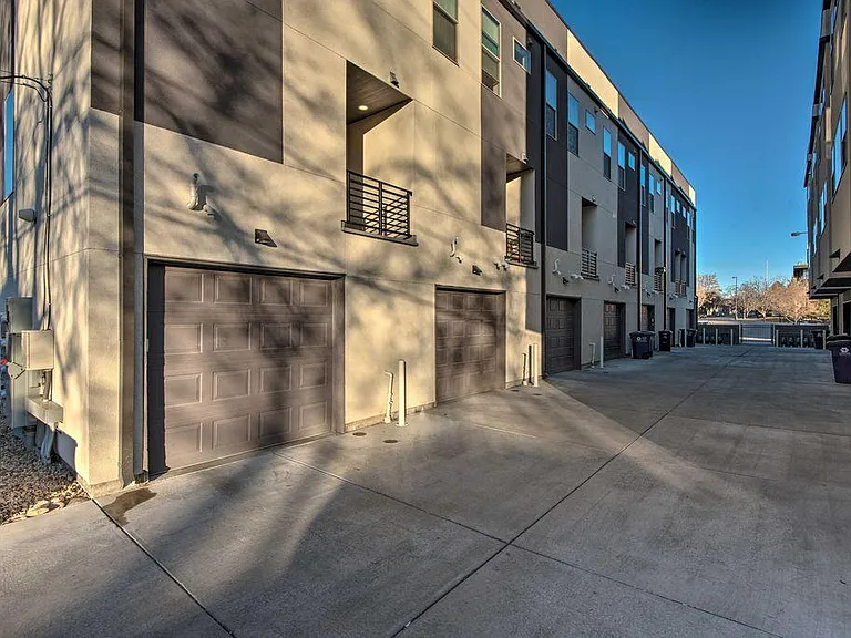 2065 N Downing St #7 — Photo 23