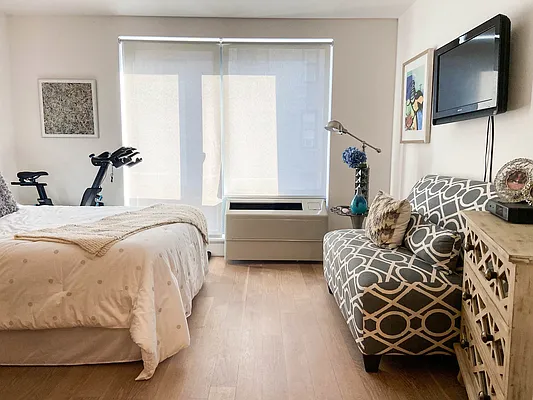 Rented by Corcoran | media 15