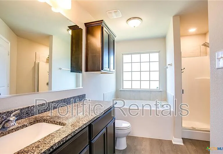 805 Stockdale Rd — Photo 17