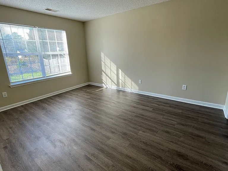 549 Blue Lake Dr — Photo 7