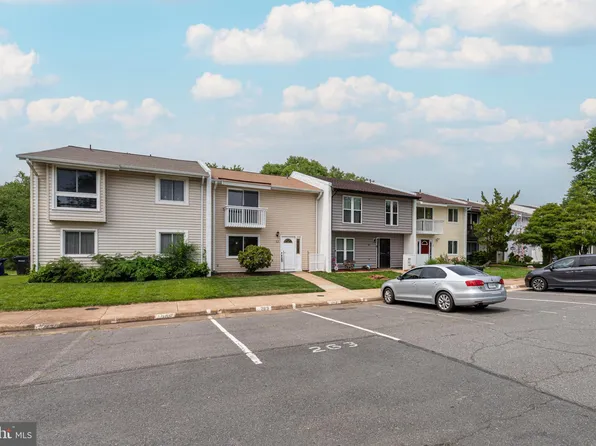 32 Carolina Ct, Sterling, VA 20164
