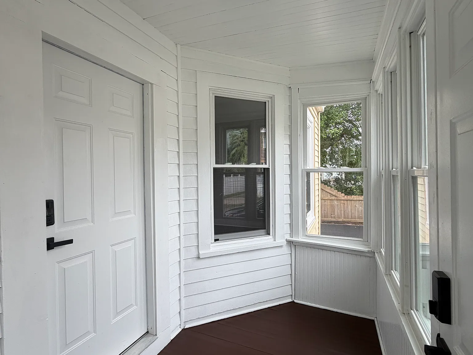 2 bed, 975 sqft, $1,850 — Photo 2