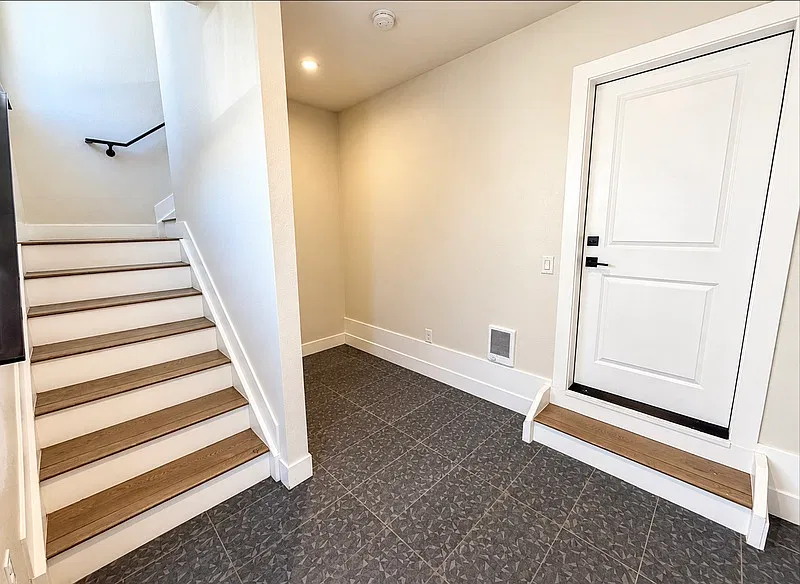 2 bed, 2.0 bath, 1400 sqft, $2,895 — Photo 3