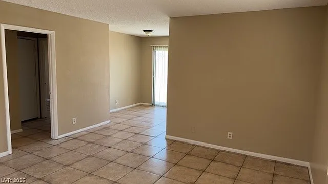 4800 Woodlake Ave — Photo 4