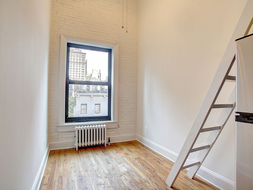2nd image of 304 W 30th St APT 17