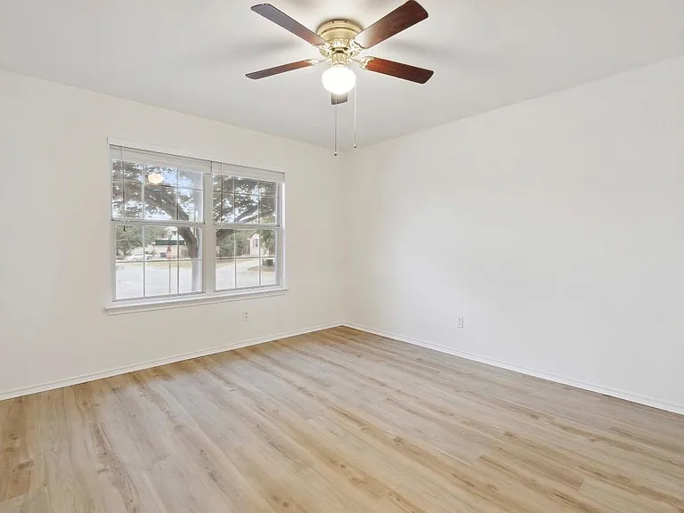1611 Sunnycrest Cir — Photo 15