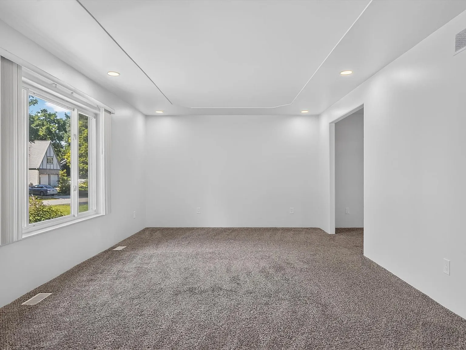 3 bed, 1.5 bath, 1771 sqft, $2,500 — Photo 4