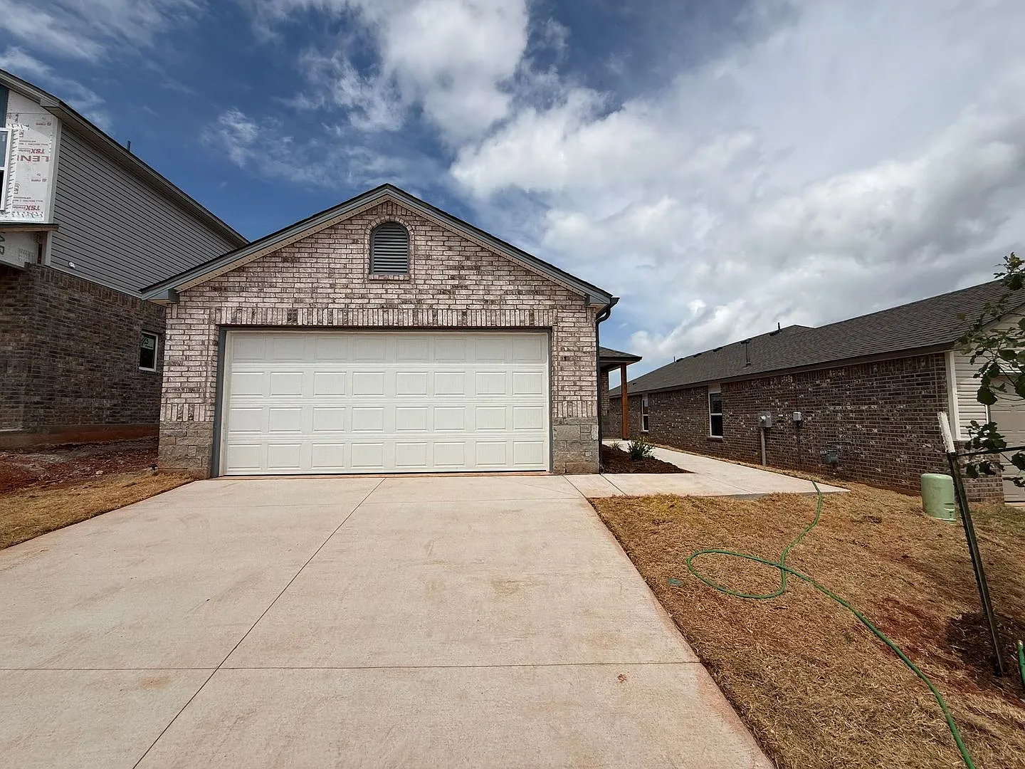 Brand New Luxurious and Spacious 3 Bedroom 2 Bathroom Yukon Public Schools — Photo 1