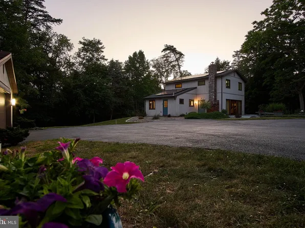 1911 Longs Gap Rd, Carlisle, PA 17013