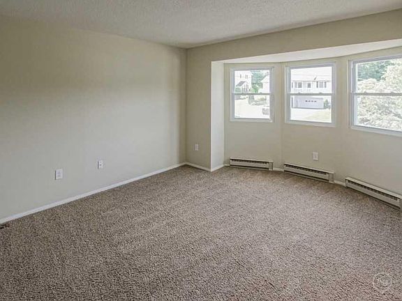 3rd image of 104 East Ave #B