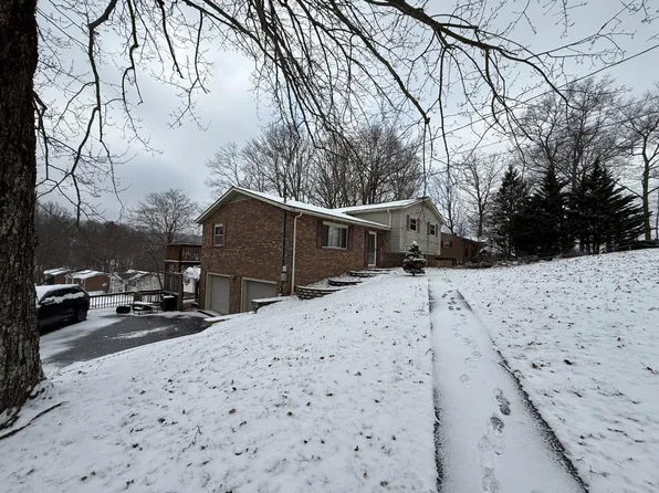 109 Marie Ct, Daniels, WV 25832