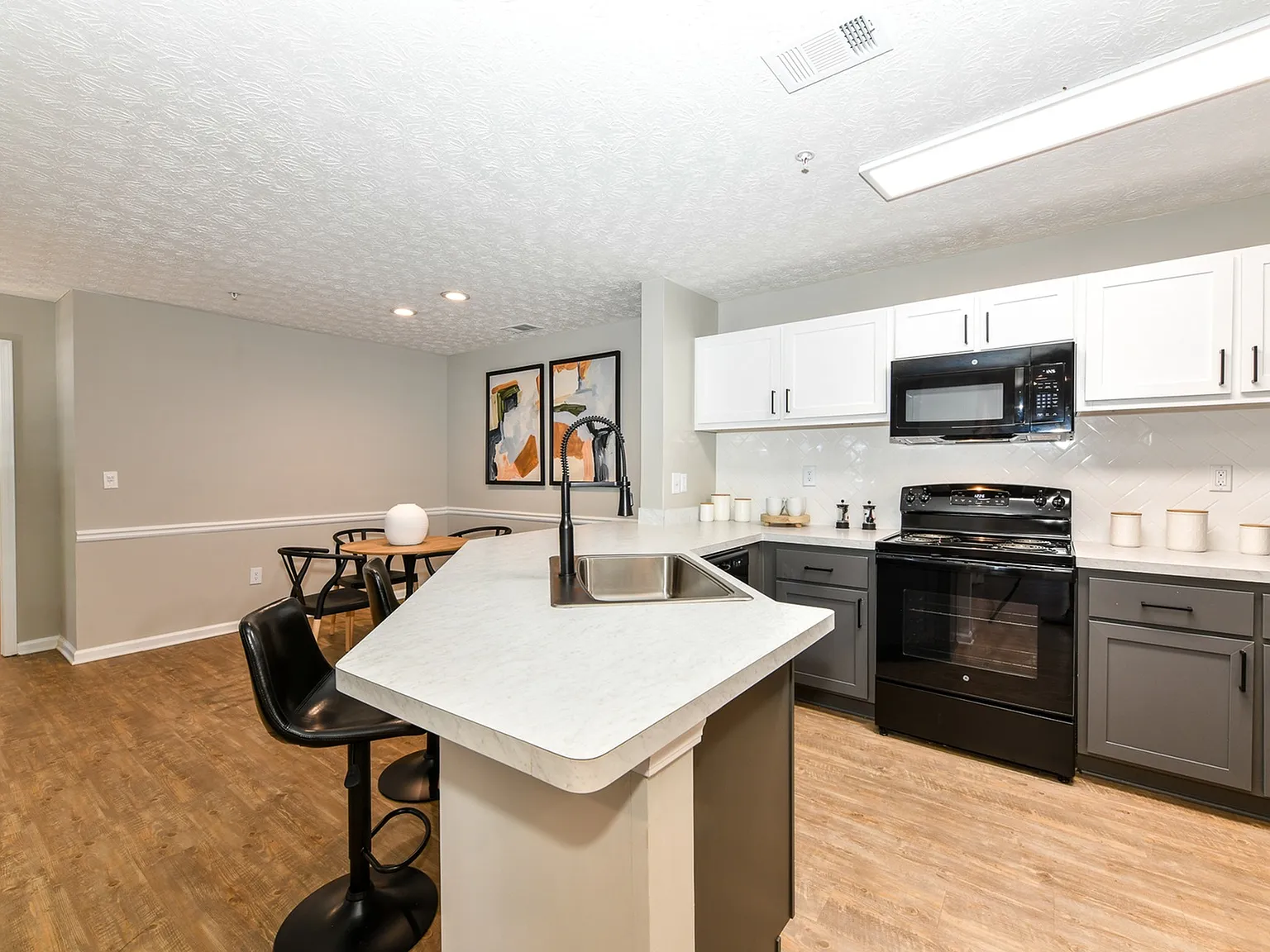 Avana Twenty9 — Photo 4