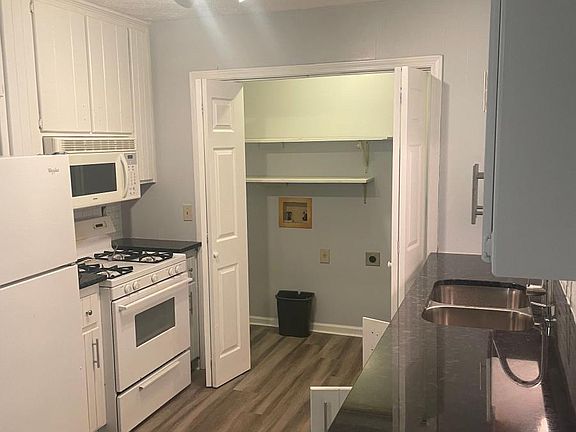 2nd image of 1061 Dassow Ct #1063