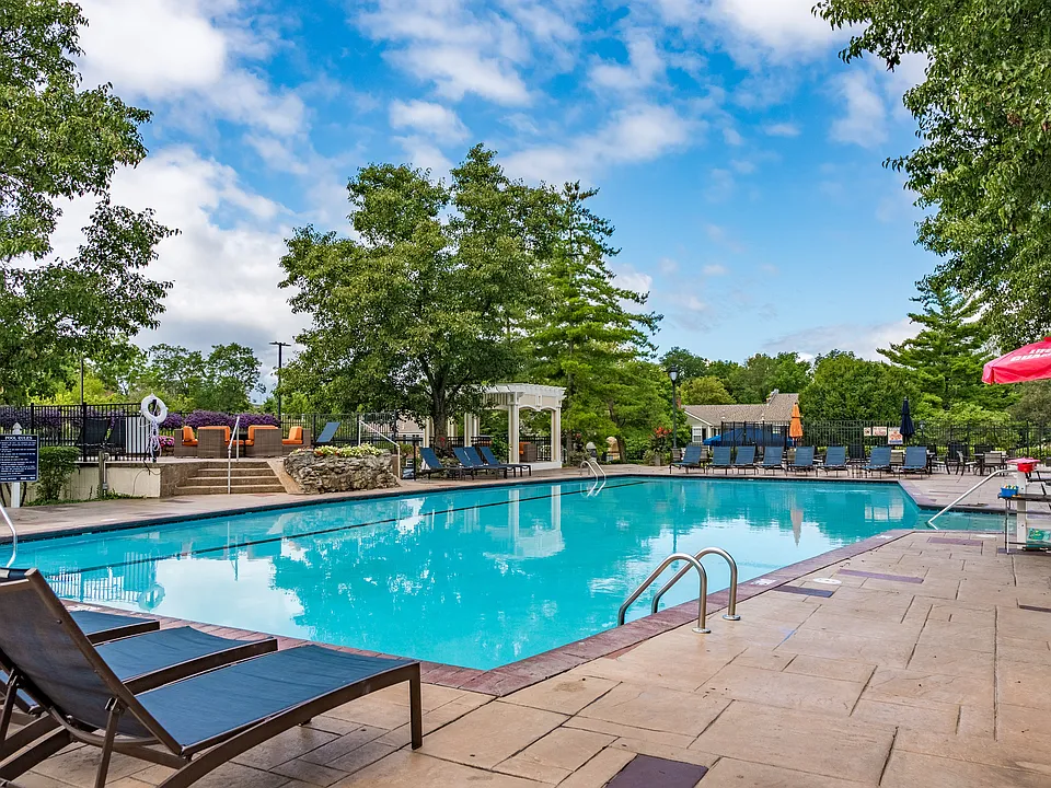 Indian Creek Apartments and Townhomes