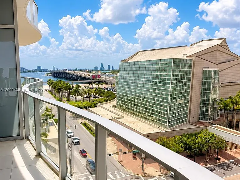 1400 Biscayne Blvd #702 — Photo 16