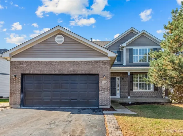 1159 Clover Hill Ln, Elgin, IL 60120