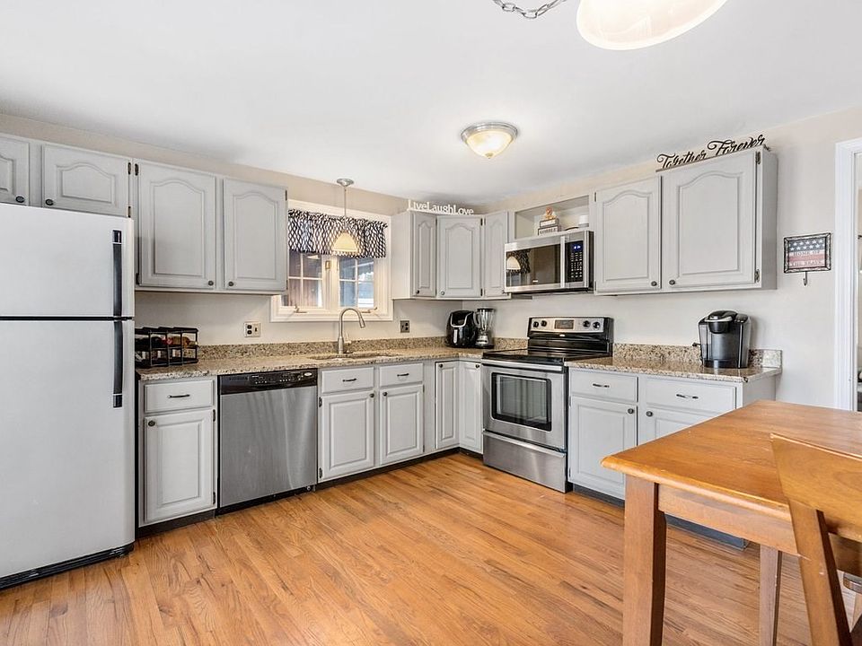 62 Middle Rd, Amesbury, MA 01913 Zillow