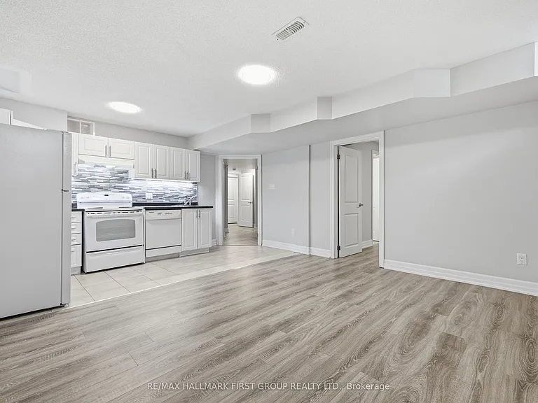 527 Halo St — Photo 8