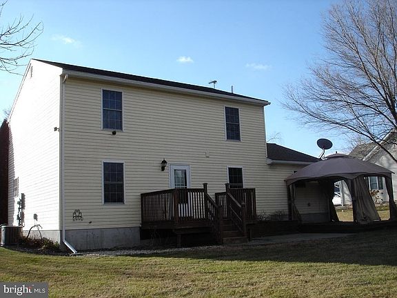 3rd image of 39 Glenwood Dr
