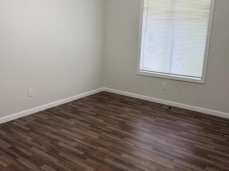 11407 SW 35th Ave — Photo 28