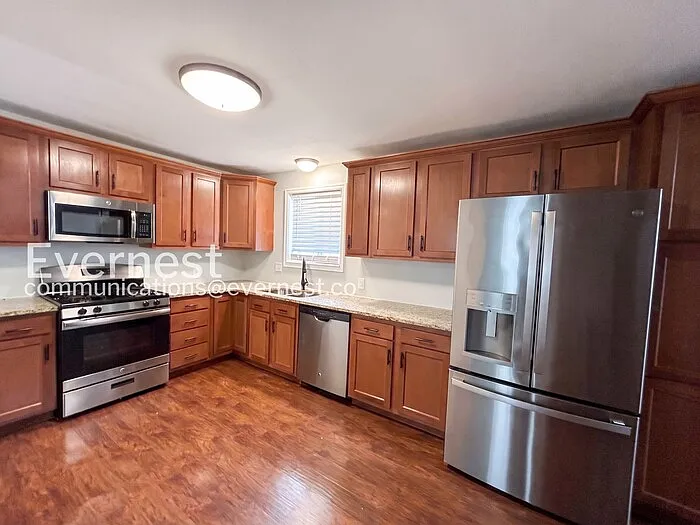 1667 Melody Ln — Photo 4