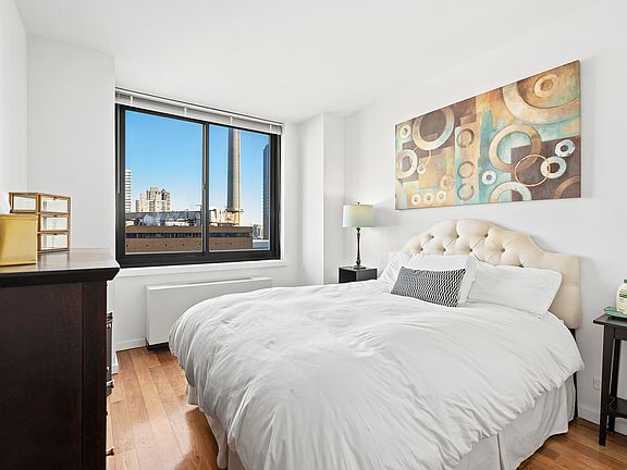 4th image of 515 E 72nd St APT 12M
