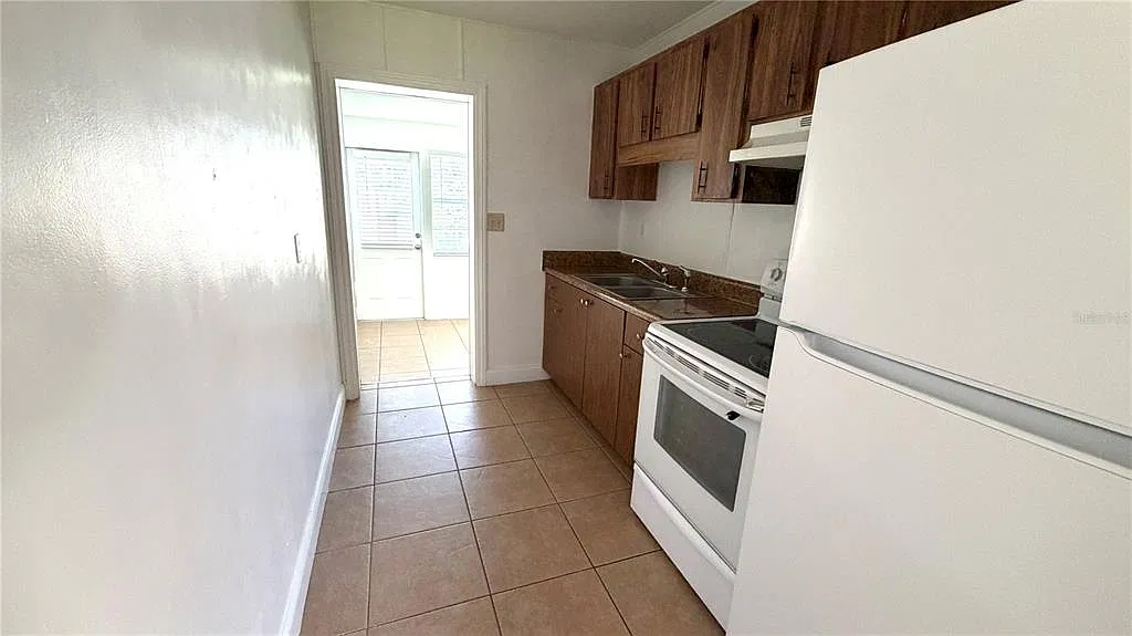 2 bed, 1.0 bath, 604 sqft, $1,350 — Photo 4