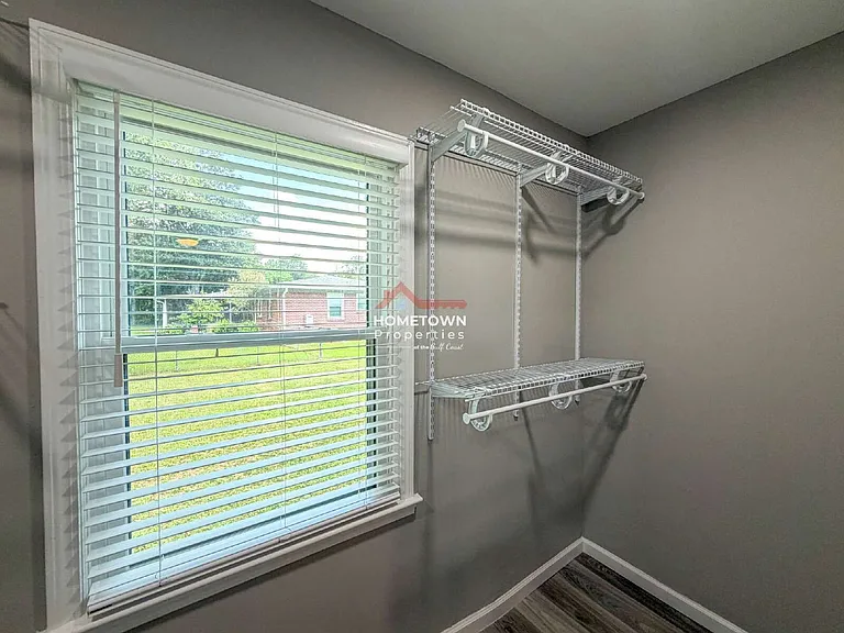 1815 Hallmark Dr — Photo 16