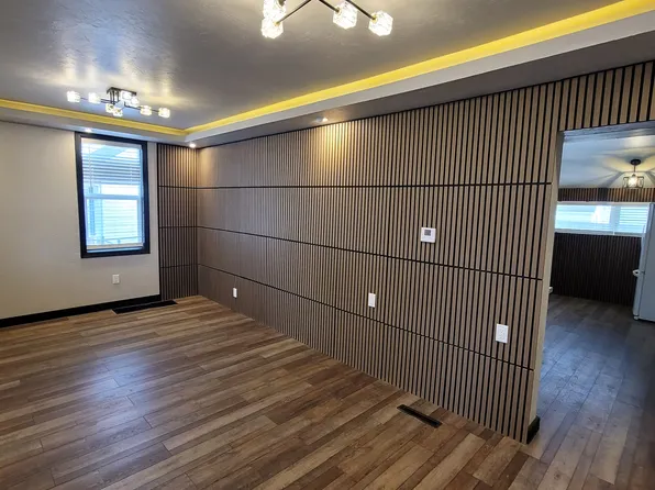 215 S Superior St, De Pere, WI 54115