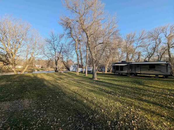 4 W Bank Dr, Tolley, ND 58787