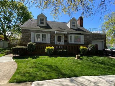 92 Lawrence Street, New Hyde Park, NY, 11040