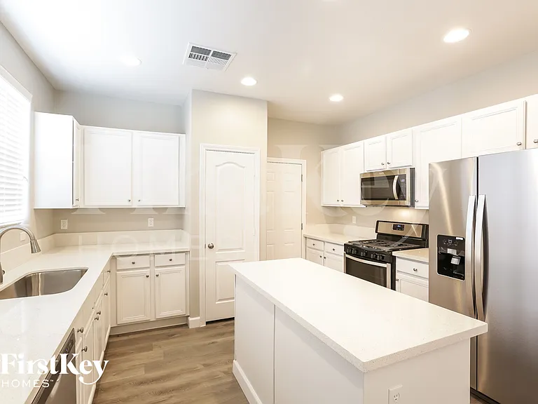 8794 Timberleaf Ct — Photo 6