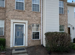 3175 Kirklevington Dr #235, Lexington, KY 40517