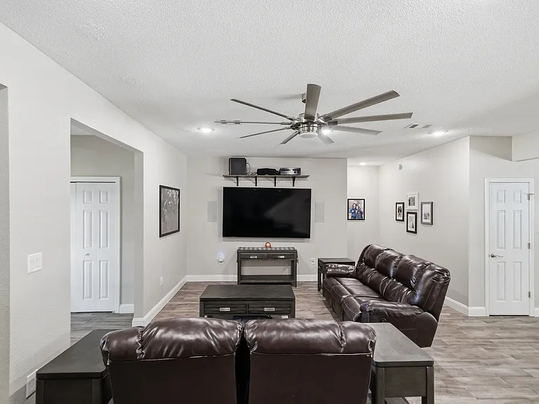 5855 Hunting Meadows Dr — Photo 24