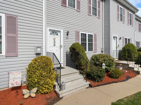 5239 N Main St APT 20, Fall River, MA 02720