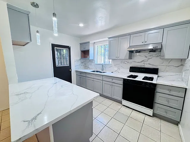611 N Moore Ave #1 — Photo 6