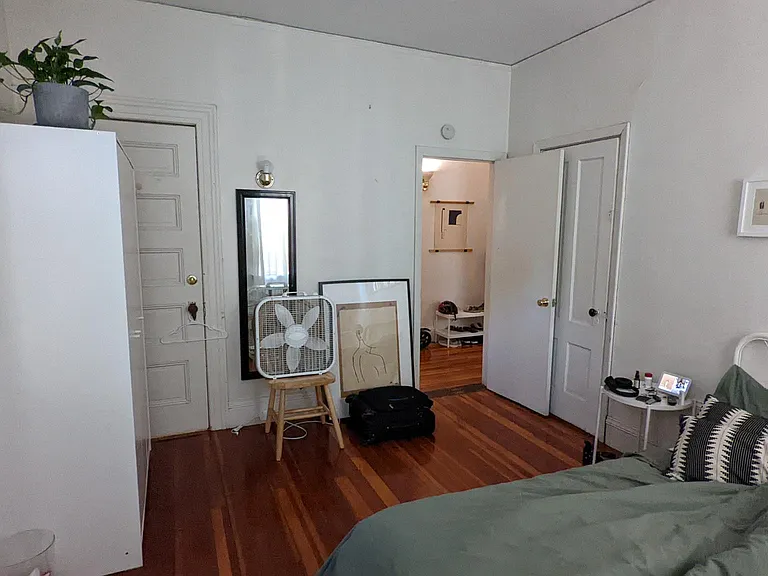 264 Gano St #1R — Photo 8