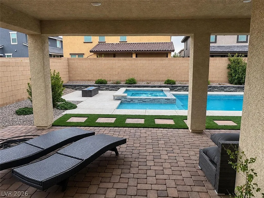 6 bed, 4.5 bath, 4443 sqft, $4,250 — Photo 3