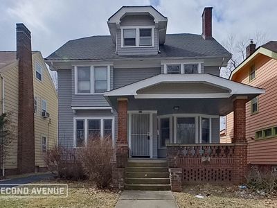 910 Dresden Rd, Cleveland Heights, OH, 44112