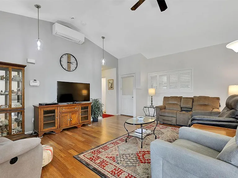 1486 SE Camano Dr — Photo 14