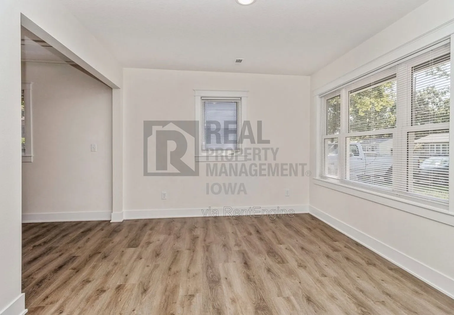 1 bed, 1.0 bath, 528 sqft, $1,195 — Photo 2