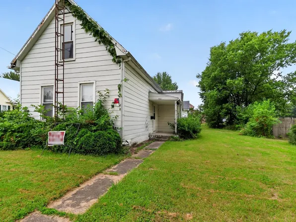554 W North St, Winchester, IN 47394
