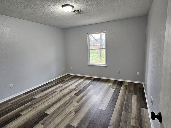 3rd image of 412 N Gilbert St #412