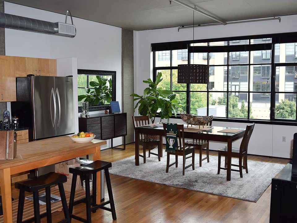 Kitchen & Dining Room