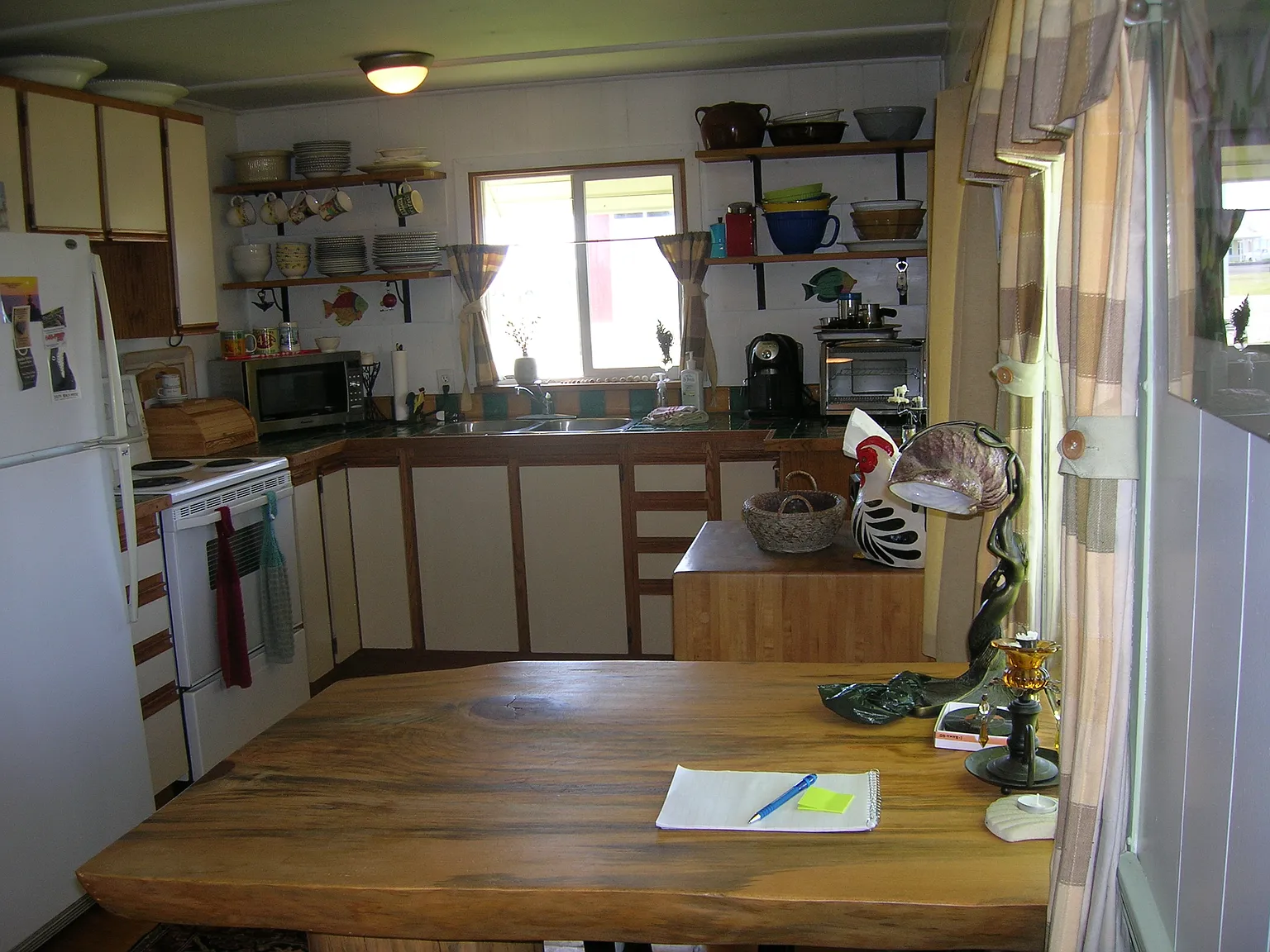 762 Marine Dr photo 1